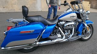 2018 Harley Davidson Road King ELECTRIC BLUE & FORTUNE SILVER M8