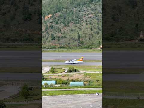 ప్రపంచంలోని ప్రమాదకర Airport లలో ఇది ఒక్కటీ | Paro Airport | #telugutraveller