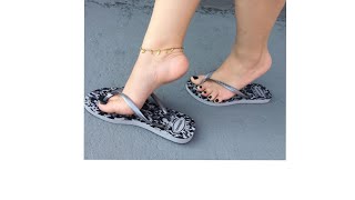 lovely collection of flip flop flat slippers for ladies #slippers #flipflopslippers #flatslipper.