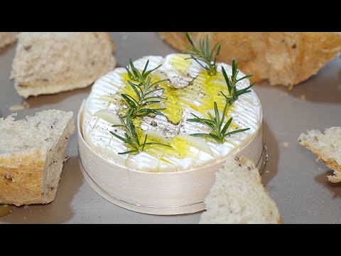 Baked Camembert with Garlic and Rosemary