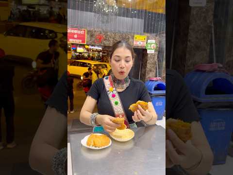 Jaipur k Piyaj ki kachori nahi khaya to kya khaya🤷🏻‍♀️ #shorts #minivlog #rawatkachori #jaipur