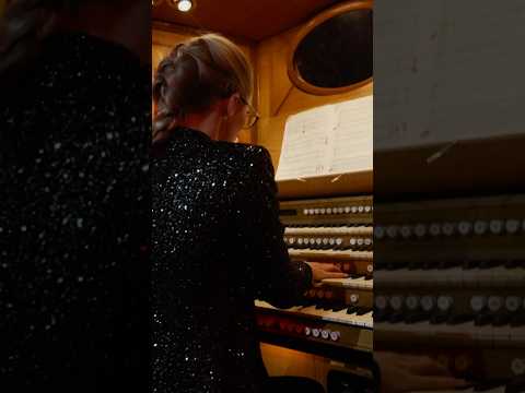 Anna Lapwood - Saint-Saëns Organ Symphony finale! #organ