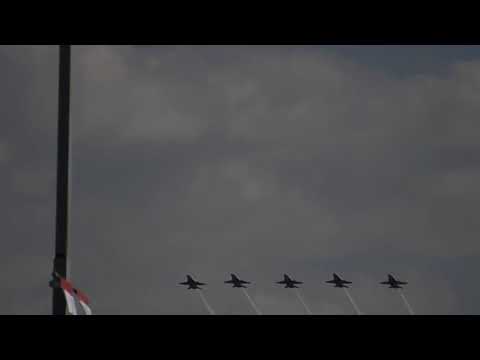 Blue Angels Line Abreast Loop