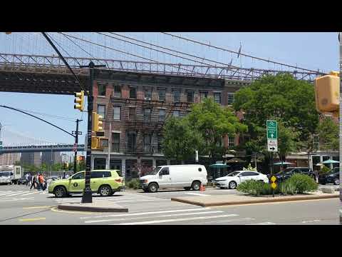 Brooklyn Bridge from below - Dumbo