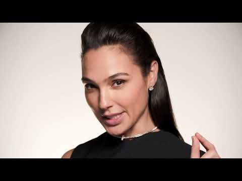 Tiffany & Co.—Gal Gadot Wears Tiffany T