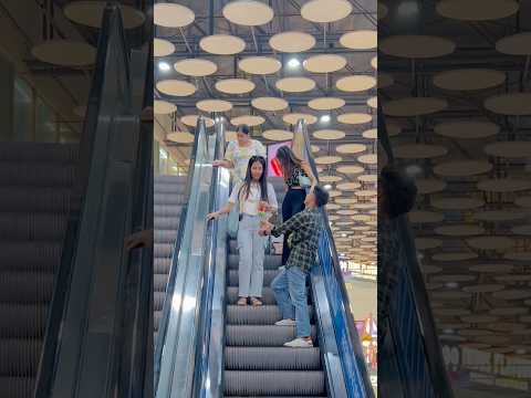 Propose Prank 🔥 on escalator ￼#shorts #bollywood #hindisong #love #funny #prankdekhoindia #yt