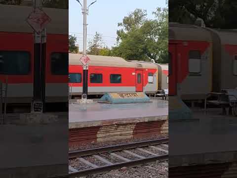 Rajendra Nagar To New Delhi rajdhani Express depart from Etawah #indianrailways #train #irctctrain