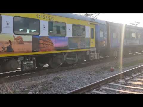 12033 Kanpur Central to New Delhi Shatabdi Express depart from Etawah Junction #indianrailways #trai