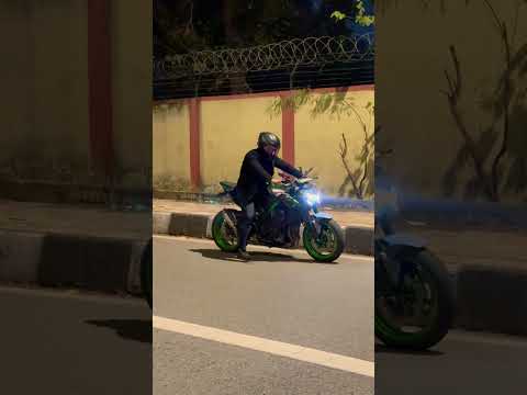 Z900 top speed #youtube #youtubeshorts #ytshorts #shorts #shorts #shortsvideo #biker #bike #biker