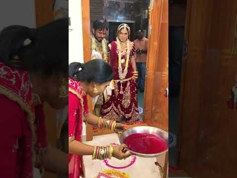 Grahpravesh indian ritual of shaadi viral short #shorts #grahpravesh #dulhan #bride