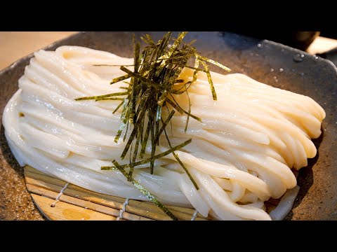 86 Year Old Super Granny That Makes Amazing Tempura! Close-up on the Udon Chef!