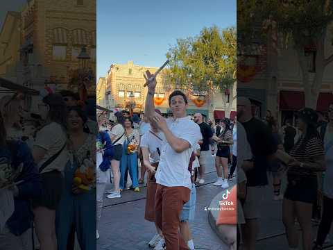 David Henrie aka Justin of Disneys Wizards of WP #disneyland #davidhenrie #wizardsofwaverlyplace