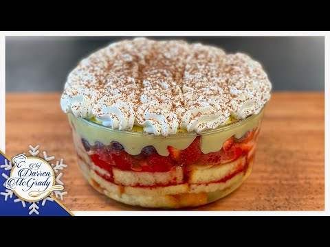 TRADITIONAL ENGLISH TRIFLE - THE PERFECT CHRISTMAS DESSERT