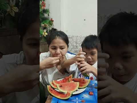 nang gigil anak ko sa pakwan #entertainment #funny #mukbang #funpost #funniestvideo #food #funnycute