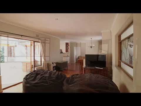 4 Bedroom House To Let in Meadowridge, Cape Town