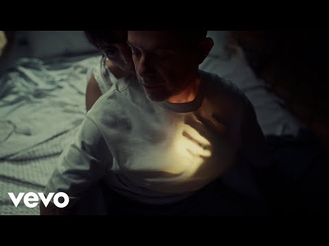 Alejandro Sanz - Palmeras en el jardín (Video Oficial)