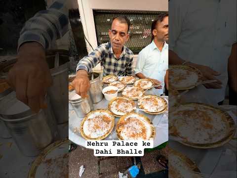 Nehru Place ke Sabse Popular Sharma ji ke Dahi Bhalle in just 40/- only | Delhi street Food #shorts