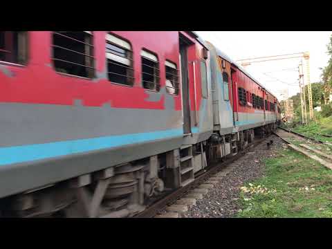 NEW LHB FIED : 05066 PANVEL-GORAKHPUR EXPRESS DEPARTING FROM VIDISHA