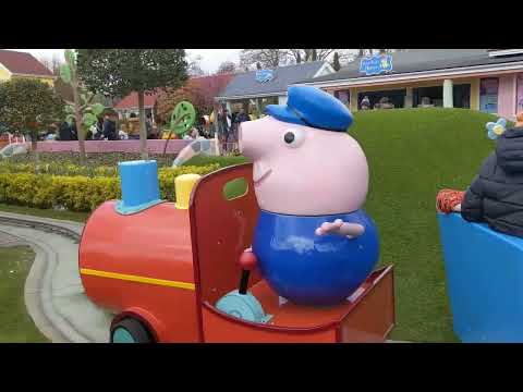 Grandpa Pig's Little Train Ride at Peppa Pig World 1