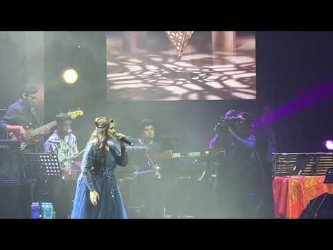 Shreya Ghoshal @ DXB Deewani Mastani