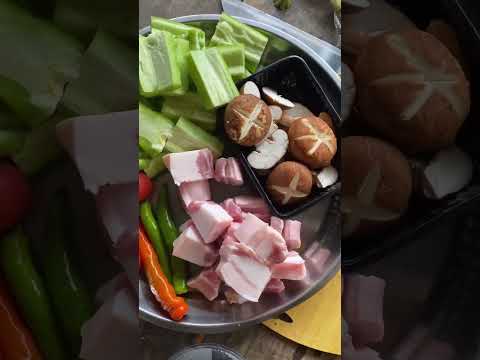 เมนูใหม่ “หมูสามชั้นตุ๋นมะระผักกาดดอง“