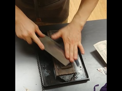 How to Sharpen a Kitchen Knife With Sharpening Stone (Demo) 磨刀石 磨刀示範 香港磨刀 （Chinese Cleaver 菜刀 #磨刀班