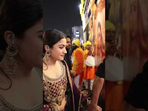 Vicky Kaushal holds Rashmika Mandana’s Hand, helping her walk during leg injury👏