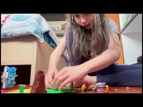 Salomé en Alejo Moski • jugando a lego