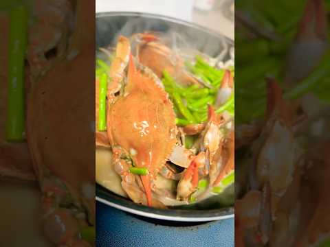 #asmrfood #asmrsounds #asmr #crabsincoconutmilk #seafoodlover #foodie #satisfying