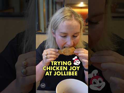 Trying Chickenjoy at Jollibee 🍗