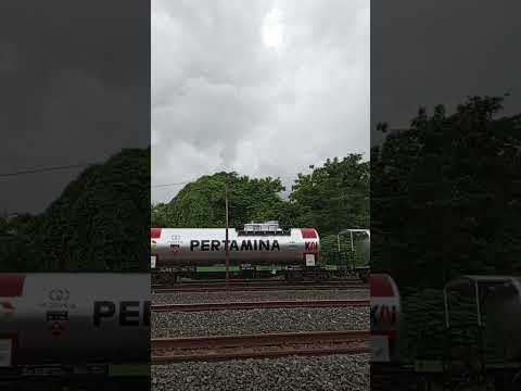 Suasana Stasiun Rewulu sebelum hujan