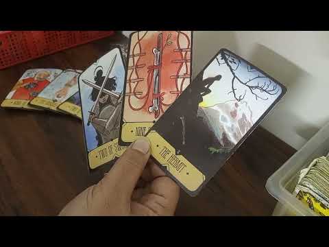 🥰WHO IS MORE LOYAL IN THIS RELATIONSHIP🥰 HINDI-URDU TAROT 💕#lovereading #tarot #divinelyguided7777