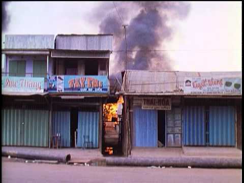 ARVN Airborne repell Vietcong attack, Saigon, South Vietnam (1968)