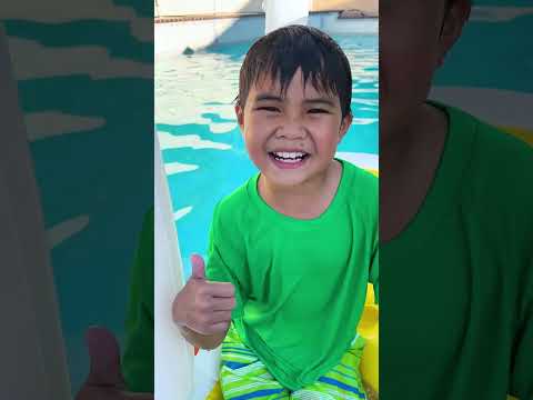 Pirate Ben Learns to Share in the Pool with Andrea & Bobby!