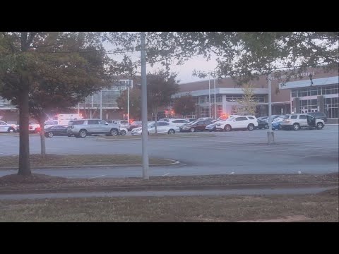 ‘Flammable liquid’ splashed on students during fight at Charlotte high school, CMS says | WSOC-TV