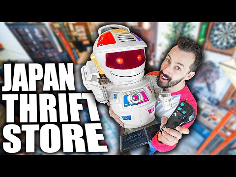 I Went Shopping at The BEST THRIFT STORE in Japan...