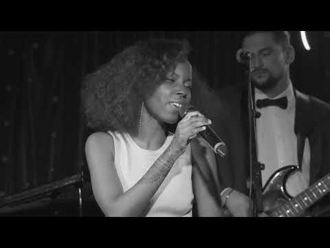 Kavinya & The Daisy's Soul Band - How deep is your love