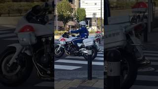 OJT中？の白バイ緊急走行！歩行者妨害を取り締まる！ #automobile #警察車両 #白バイの取締 #白バイ #緊急走行