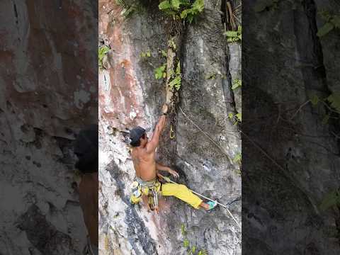 Stable position while rock climbing