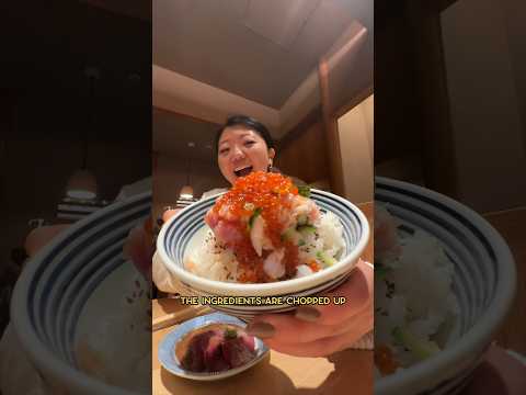 I love this seafood rice bowl in Tokyo 🦀🍚