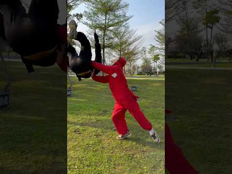 Money Heist Tutorial Backflip SWAT #moneyheist #parkour #police  #tutorial  #bubblesmotion #flip