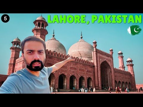 Indian 🇮🇳 in Old LAHORE, Pakistan 🇵🇰 : Badshahi Mosque & Fort