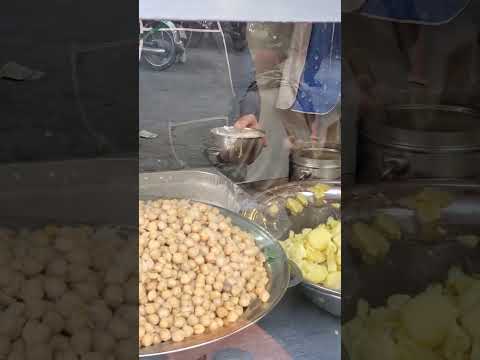 Peshawar Saddar Bazar Famous Dahi Bhallay Chaat Just Rs 150 #foodshorts #food #shorts #ytshorts