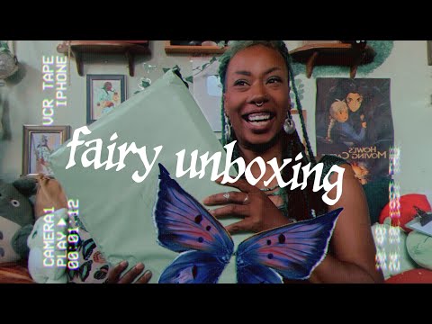 Mintfaery is live Hazel Mage Unboxing and Crystal Card Pulls