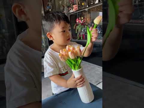 Josh as flower arranger #flower #flowerdecoration #flowervase #flowerarrangement