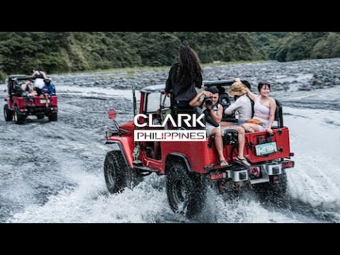 CRAZY CLARK - Start Your Adventure｜STARLUX Airlines