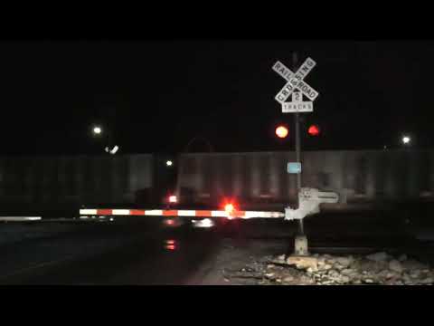 Farmington Rd. Grade Crossing (Peoria, IL) 12/28/22