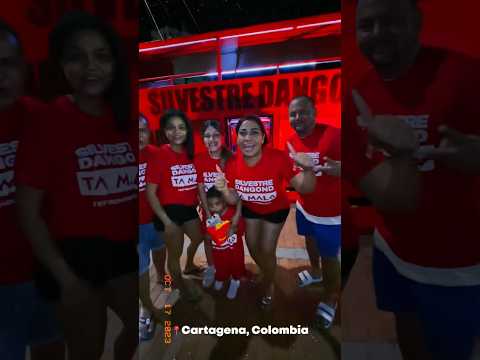 Cartagena 📍se vuelve a vestir de rojo con el ‘Bus Silvestrista’ 🔴 cada día más cerca #TaMalo