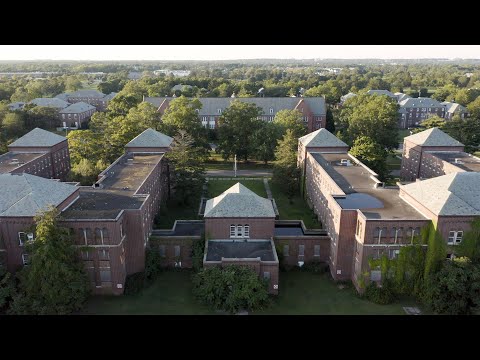 Exploring an Abandoned Asylum  - Decayed Buildings with Power