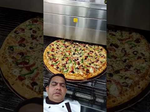 Delicious Jambo size  pizza amritsar #food #pizza #pizzalover #pizzatime #viralvideo #shotsvideo